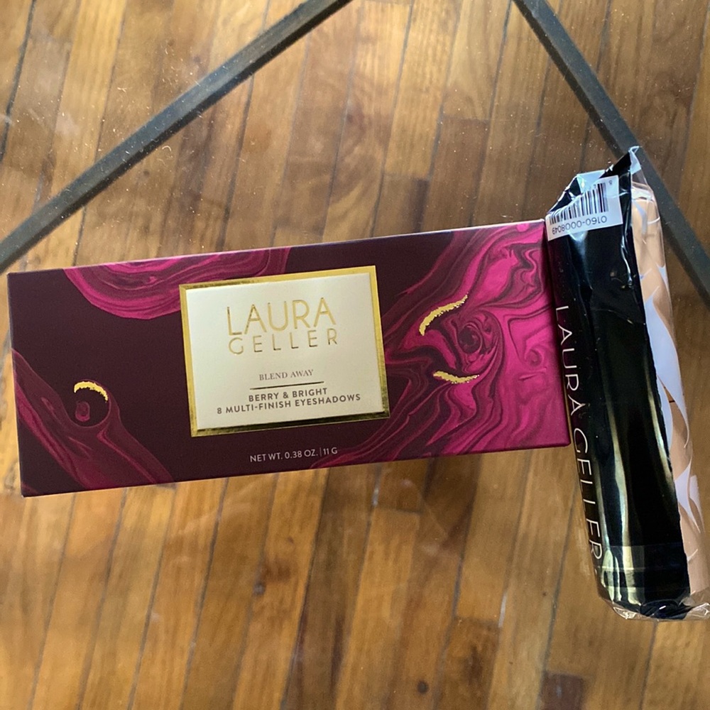 Laura geller , eyeshadow never opened  💕 $16